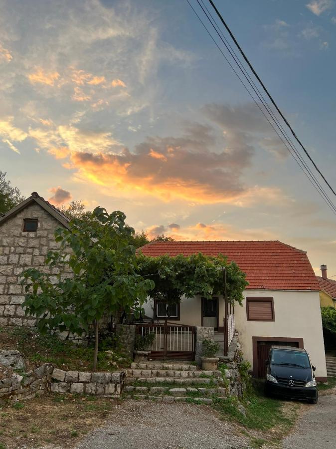 فيلا Kuca Za Odmor Nikšić المظهر الخارجي الصورة